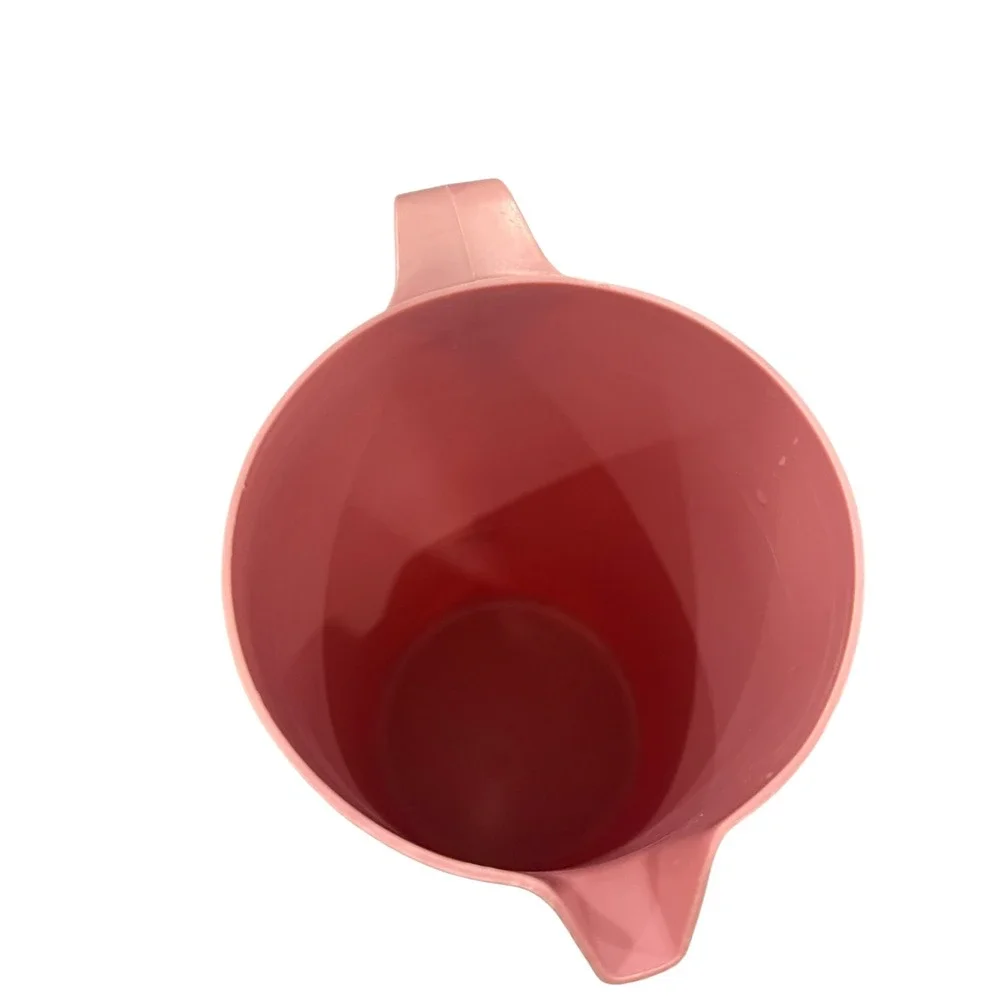 Vintage Rubbermaid‎ Pink Pitcher 2 1/4 Qt 2129 mL White Lid Retro Kitchenware
